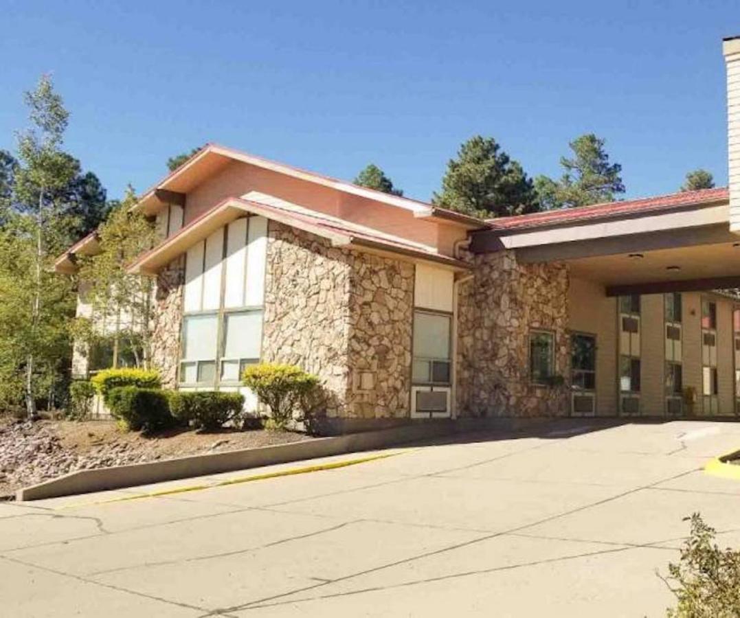 Pinetop Studio Suites מראה חיצוני תמונה